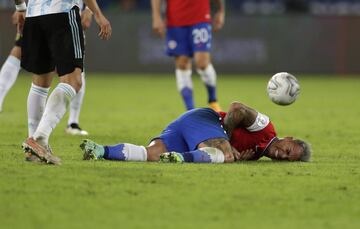 Bravo, Vidal y Messi: las postales del debut de la Roja