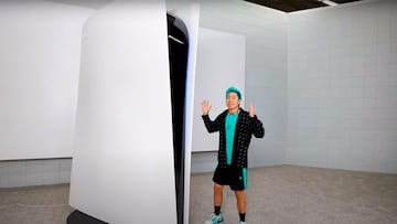 Crean la PS5 más grande del mundo: 3 metros, 277 kilos y totalmente funcional