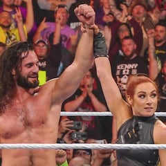 Becky Lynch salió al rescate de Rollins para acabar con Corbin