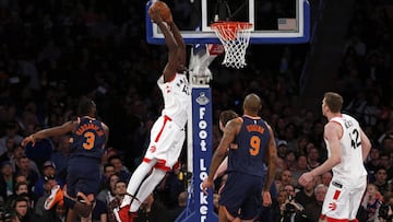 Pascal Siakam machaca durante el partido entre los New York Knicks y los Toronto Raptors.