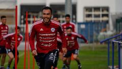“Suazo ya cumplió un ciclo en Colo Colo; hizo buenos partidos en la Roja y debe partir”