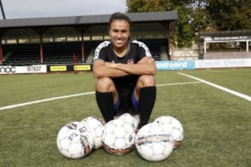 MARTA VIEIRA futbolista brasileña, considerada la mejor jugadora del mundo. Ha logrado cinco veces consecutivas el FIFA World Player (2006, 2007, 2008, 2009 y 2010). Medallista olímpica con dos platas en 2004 y2008. considerada la mejor jugadora del mundo. También se puede destacar de su amplio palmares 1 FIFA Balón de Oro en 2010, 2 Botas de Oro de la Women's Professional Soccer en 2009 y 2010....