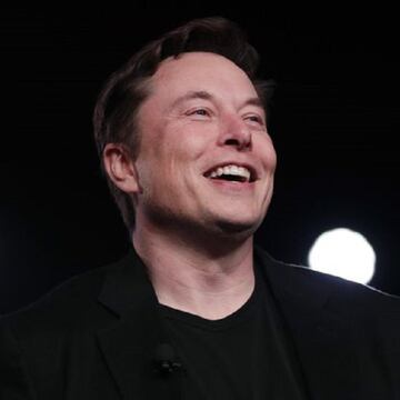 Elon Musk irrumpe con fuerza en la lista de Forbes gracias a sus ansias por revolucionar el transporte tanto en la Tierra, a través del fabricante de automóviles eléctricos Tesla, como en el espacio, a través del productor de cohetes SpaceX.
"Opero con el enfoque de análisis de la física. Uno reduce las cosas a los primeros principios o verdades fundamentales en un área en particular y luego razona desde allí".