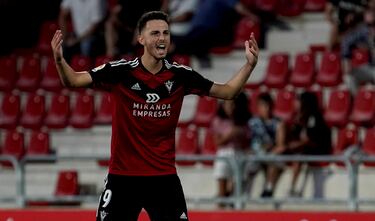 El delantero del Mirandés fue el protagonista de la jornada, tras su gol número 12 en Liga, que le sitúa como segundo máximo artillero de la división. Su tanto llegó tras un precioso quiebro a Rodri Tarín y posterior definición.