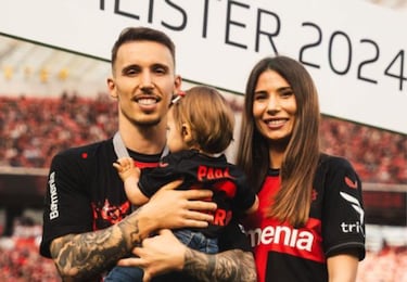 Alejandro Grimaldo también es de esos futbolistas que preserva su intimidad en redes sociales. No obstante, se sabe que su pareja y compañera de vida es Ana Fuster, licenciada en Derecho y Criminología. Su historia de amor empezó en 2018, aunque su capítulo más álgido fue en 2022, cuando dieron la bienvenida a su primera hija en común, Lucía. 