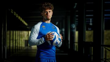 Mario Soriano, jugador del Deportivo, posando para AS.