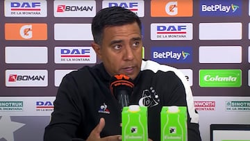 César Farías, técnico del América