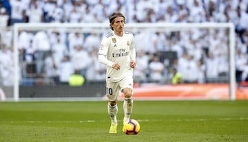 El centrocampista croata es el último en defender el dorsal 10 en el conjunto blanco convirtiéndose en uno de los más destacados en llevarlo en la historia del Real Madrid. 