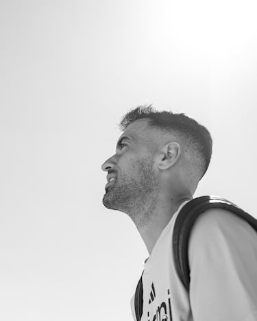 Sergio busquets a su llegada al International Airport Jorge Chávez.