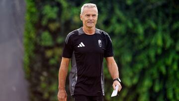 24-09 Primer entrenamiento de Fran Escribá al mando del Granada CF en la Ciudad Deportiva. En la imagen Fran Escriba.
