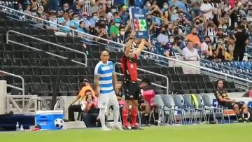 ¡Lo ovacionó todo el estadio! El debut de Suazo en el Raya2