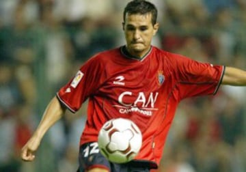 Para el 2002, Manuel Vidrio tuvo un esporádico paso por el Osasuna. Tras seis meses volvió a nuestro país para jugar con el Pachuca, 