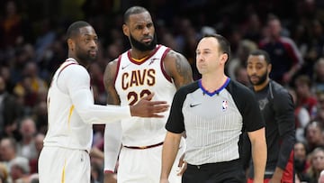 LeBron, expulsado por 1ª vez: "Me lanzó un puñetazo en el aire"