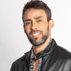 “Se tiene que bajar el sueldo”: Valdivia cuestionó a Quinteros y entregó sus razones