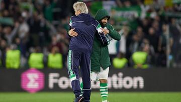 Pellegrini, junto a Fekir.