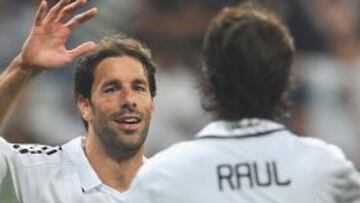 Van Nistelrooy: "El cambio de equipo demuestra que Raúl aún no está acabado"