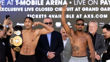 Las Vegas (United States), 21/04/2023.- David Morrell of the US (L) and Yamaguchi Falcao of Brazil react on stage following their weigh-in prior to their WBA "regular" super middleweight title fight, at the T-Mobile Arena, in Las Vegas, Nevada, USA, 21 April 2023. The fight is schedule on 22 April at the T-Mobile Arena in Las Vegas. (Brasil, Estados Unidos) EFE/EPA/ETIENNE LAURENT
