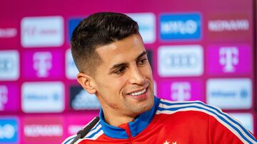 Munich (Germany), 31/01/2023.- A handout photo made available by FC Bayern Muenchen of player Joao Cancelo during his presentation as new loan signing of the German league leaders in Munich, Germany, 31 January 2023. FC Bayern signed Cancelo on loan from Manchester City with a buy option in summer. (Alemania) EFE/EPA/FC BAYERN MUENCHEN HANDOUT HANDOUT EDITORIAL USE ONLY/NO SALES
