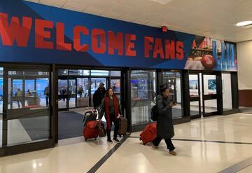 El Aeropuerto Internacional de Atlanta Hartsfield-Jackson da la bienvenida a los fans. 