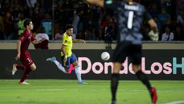 Luis Díaz durante un partido de la Selección Colombia ante Venezuela por Eliminatorias Sudamericanas.