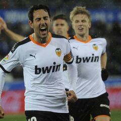 La plantilla felicita al Valencia por su 101 cumpleaños