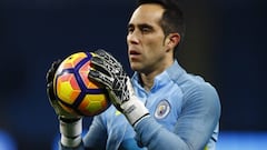 Guardiola aclara que Bravo está "muy feliz" en Manchester City