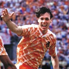 "Se conmina al señor Van Basten a abonar íntegramente 32,8 M€"