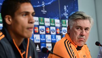 Cara a cara de Ancelotti y Varane