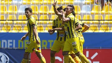 Everton derrota a Cobresal y se aleja de los últimos puestos