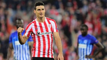 Aduriz is older than Villa and Torres...