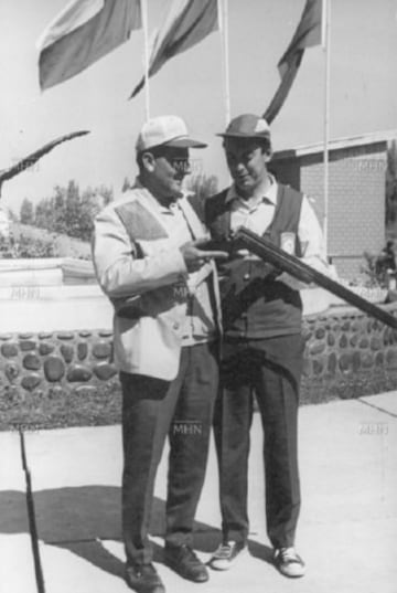 Fue campeón mundial de Tiro Skeet en 1967. Juan Enrique Lira lo hizo un año antes.