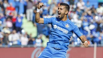 &Aacute;ngel celebra su gol. 