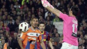 <b>ESPECTACULAR. </b>Messi intentó sin éxito una increíble chilena.