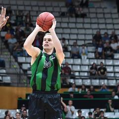 Un gran final de Prepelic da la primera victoria del curso