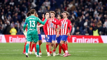 04/02/24 PARTIDO PRIMERA DIVISION 
REAL MADRID - ATLETICO DE MADRID 
ALEGRIA FIN DE PARTIDO JAN OBLAK PABLO BARRIOS ANTOINE GRIEZMANN 