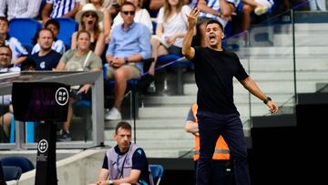 Girona's Spanish coach Michel reacts during the Spanish Liga football match between Real Sociedad and Girona FC at the Reale Arena stadium in San Sebastian on August 12, 2023. (Photo by ANDER GILLENEA / AFP)