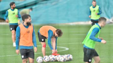 Villalibre y Raúl García junto a Ibai Gómez e Iñigo Vicente.