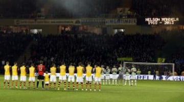 Aplauso-homenaje en el Motherwell-Celtic de la liga escocesa.