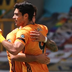 Raúl Jiménez llega a 16 goles en la Premier League