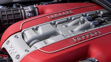 ¿Cuántos autos vende y cuánto dinero gana Ferrari por día?