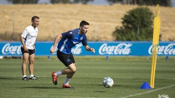 El Alavés entrena hoy en Vitoria y parte mañana rumbo a Los Ángeles de San Rafael