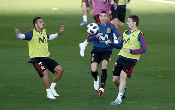 Thiago Alcántara, Iago Aspas y Monreal.