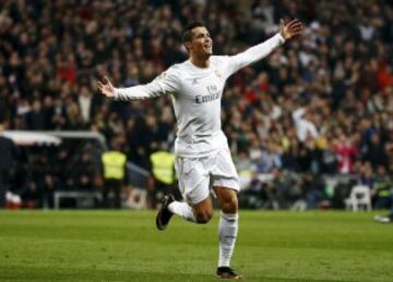 2. Cristiano Ronaldo. El portugués fichó por el Real Madrid un 11 de junio de 2009 procedente del Manchester United por un valor de 96 millones de euros, convirtiéndose, hasta la llegada de Bale, en el fichaje más caro de la historia del club.