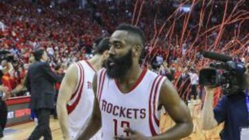 ALEGRÍA. Harden fue el líder de unos Rockets que disputarán la final del Oeste a los Warriors de Stephen Curry.