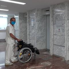 ¿Cuál es el riesgo de contraer el coronavirus en un ascensor?