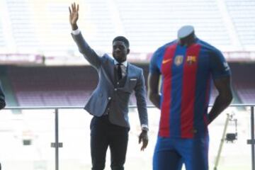 El francés fue aclamado por los aficionados que estuvieron presentes en el Camp Nou.
