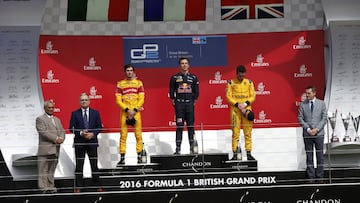 Gasly, ganador en Silverstone, acompañado por Giovinazzi y Rowland.