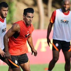 Fatih Terim: "No sé si hay ofertas por Falcao"