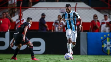 Miguel Borja, delantero de Gremio, regresó luego de su lesión en el tobillo en la derrota 2-0 ante Atlético Goianiense. Buenas noticas para la Selección