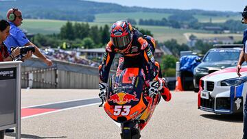 'Stopie' de Öncü llegando al parque cerrado de Sachsenring.